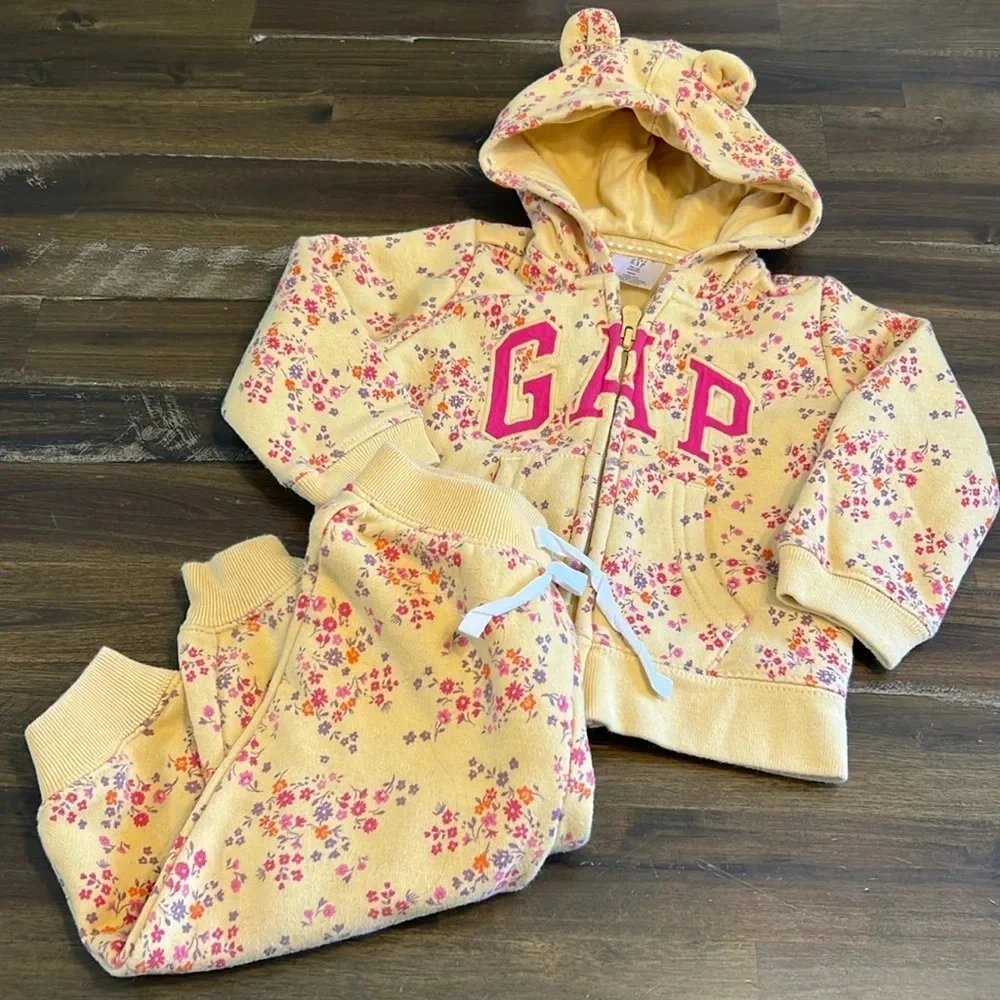 Gap Baby Set Hoodie Zip Up Joggers Floral 12-18 months Toddler Sweater yellow